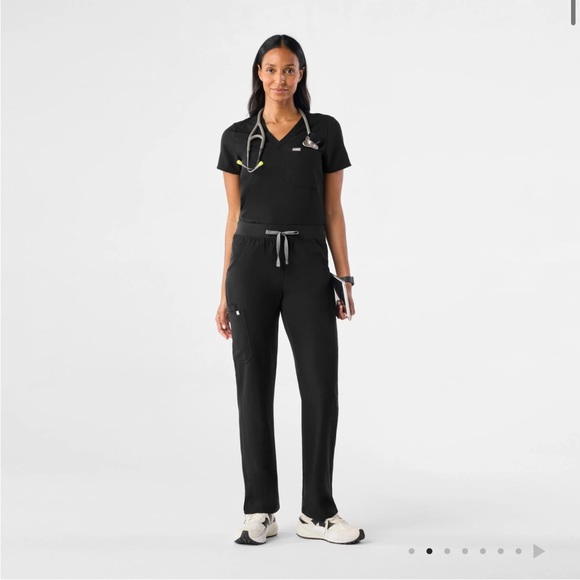 Figs Black Kade Cargo Scrub Pants Small Tall - Picture 1 of 8